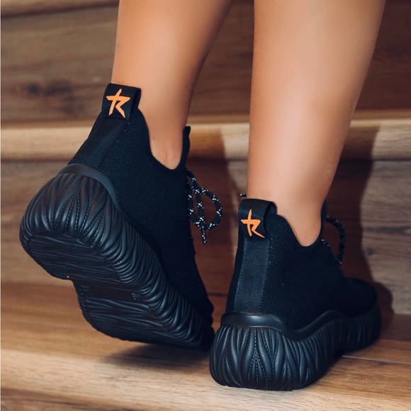 Too big - Picture 2 of 3